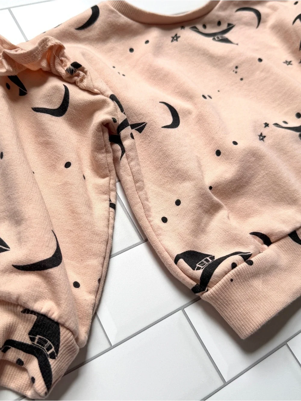 24M🐈‍⬛🪄 Jessica Simpson Magic Cat Neutral Halloween Print Sweatshirt Jogger Pant